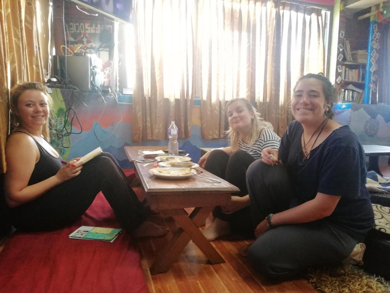 Fireflies Hostel Kathmandu Buitenkant foto