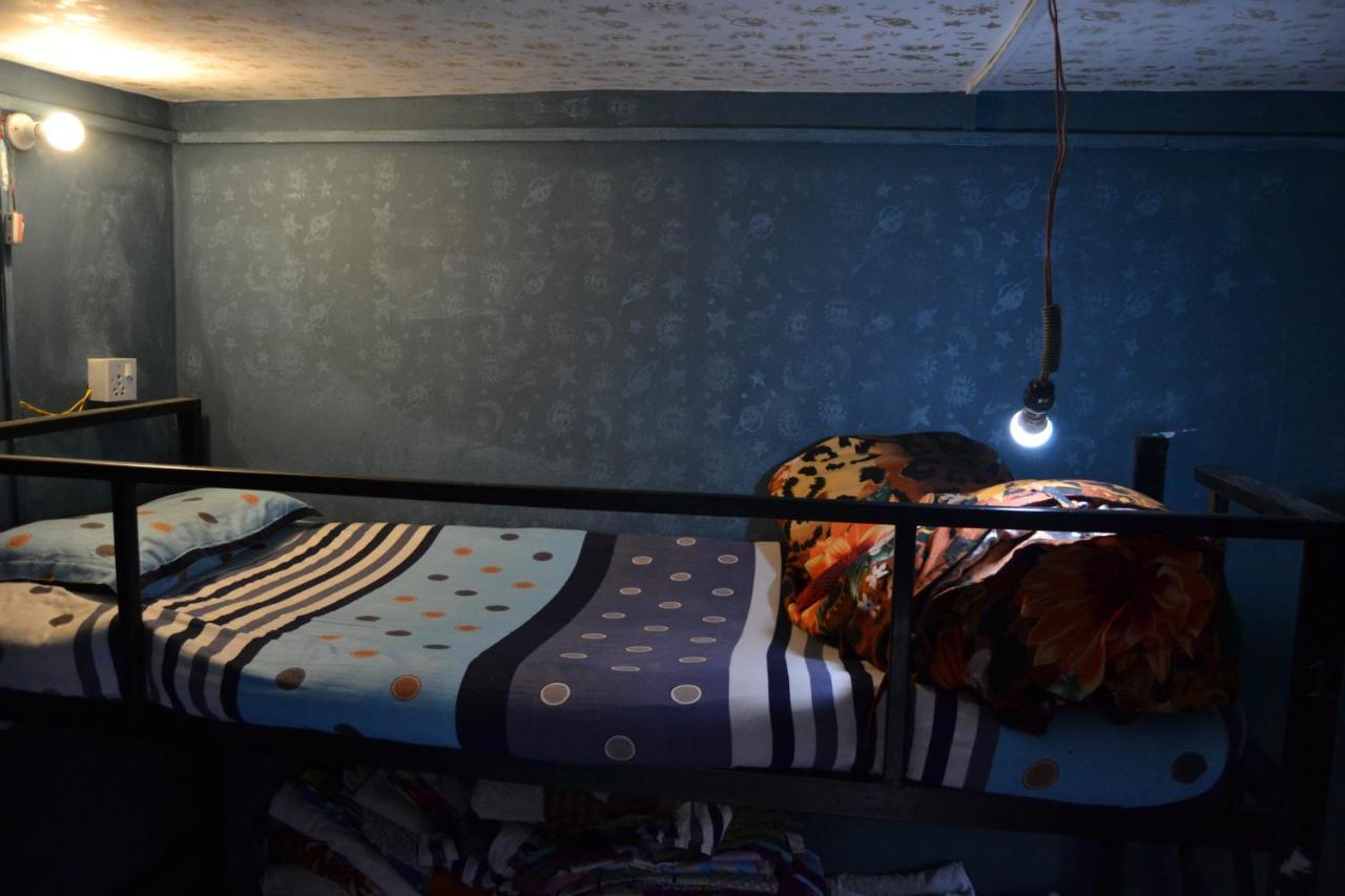 Fireflies Hostel Kathmandu Buitenkant foto
