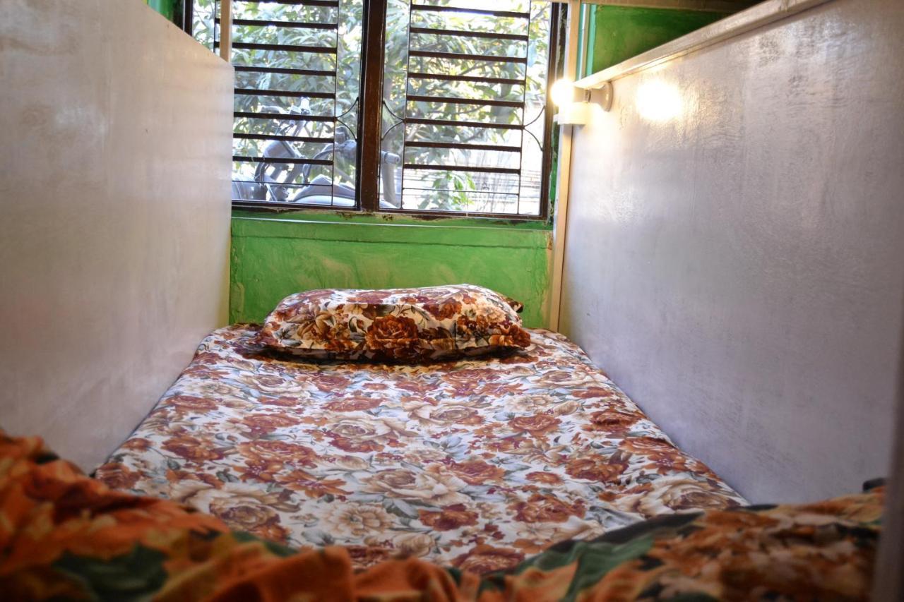 Fireflies Hostel Kathmandu Buitenkant foto