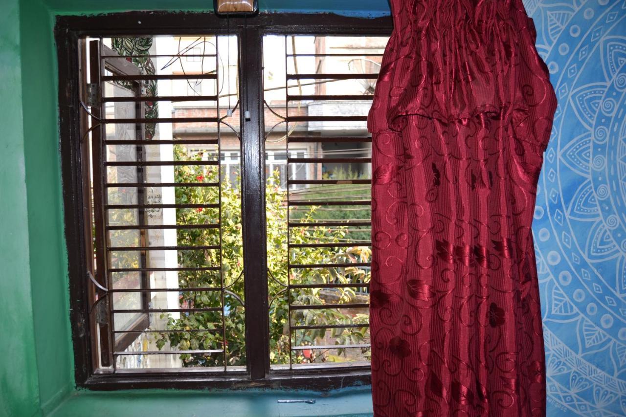 Fireflies Hostel Kathmandu Buitenkant foto