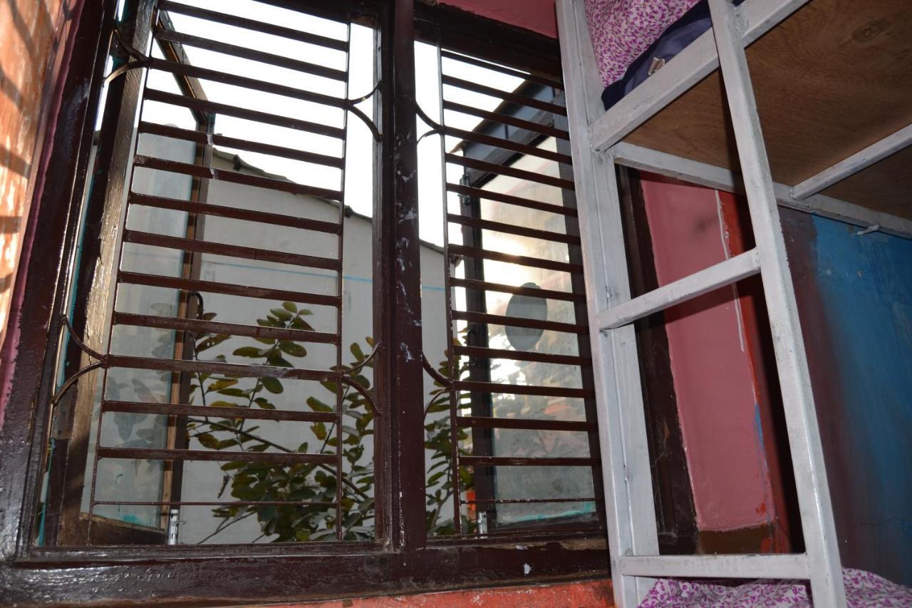 Fireflies Hostel Kathmandu Buitenkant foto