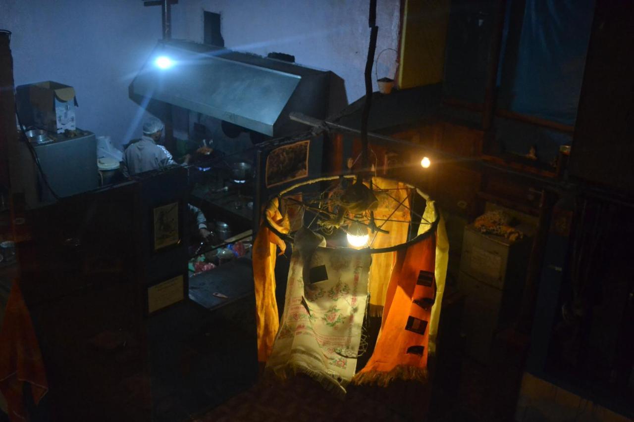 Fireflies Hostel Kathmandu Buitenkant foto